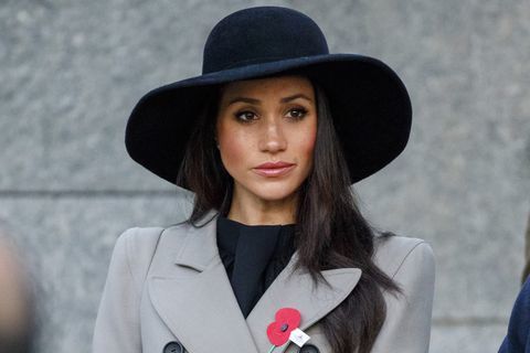 meghan markle sombrero negro día de anzac