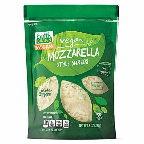 Trozos veganos de mozzarella estilo