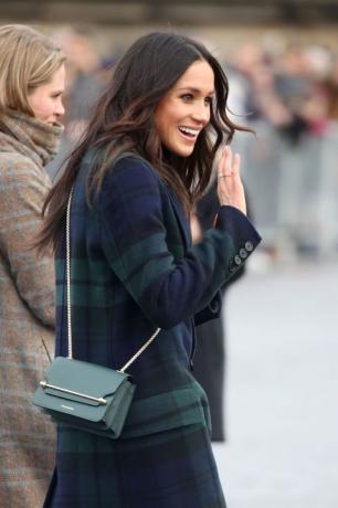 meghan markle strathberry este / oeste mini